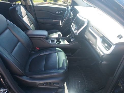 Used 2022 GMC Acadia SLT w/ Preferred Package image 5