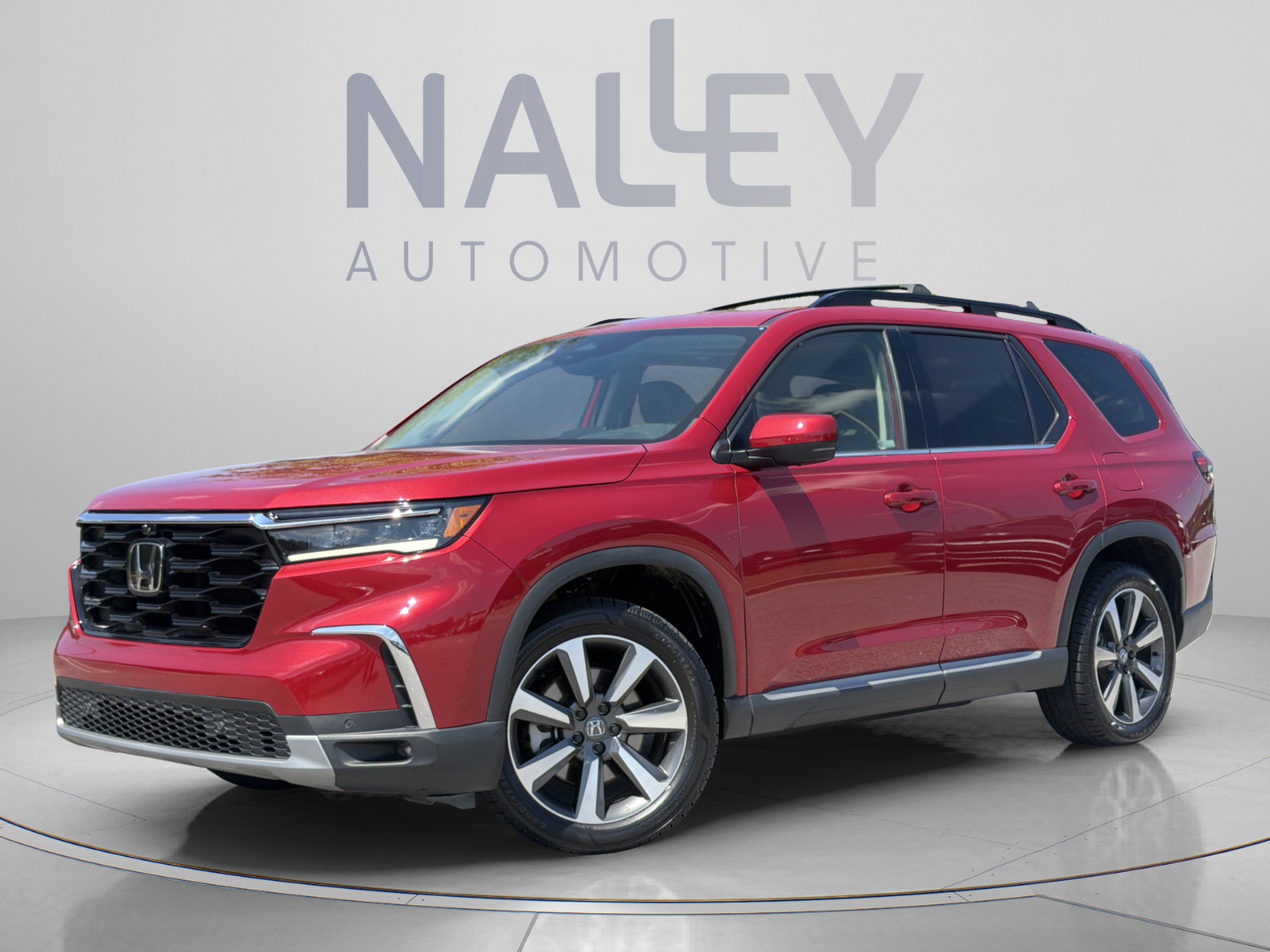 Used 2025 Honda Pilot Elite image 1