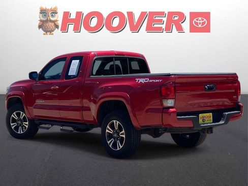 Used 2016 Toyota Tacoma TRD Sport w/ Towing Package RWD image 5