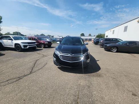 Used 2019 Chevrolet Equinox Premier FWD image 4