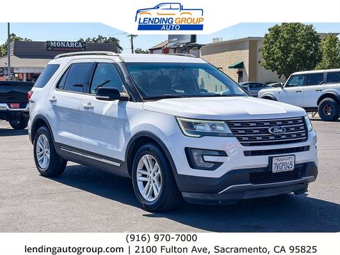 Used 2017 Ford Explorer XLT FWD image 5