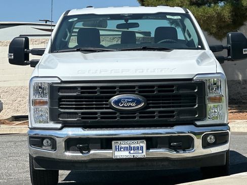 New 2023 Ford F250 XL w/ XL Chrome Package image 9