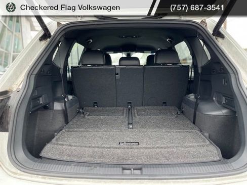 Used 2022 Volkswagen Tiguan SE R-Line image 29