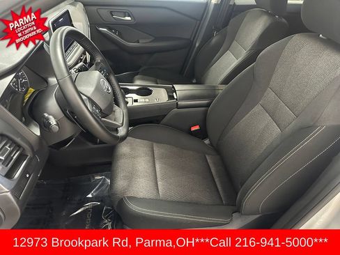 Used 2025 Nissan Rogue SV FWD image 9