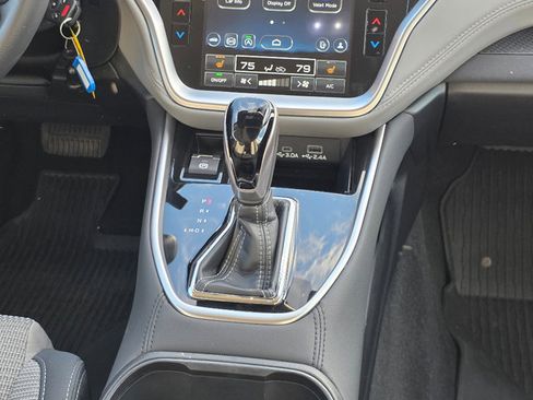 Used 2025 Subaru Outback Premium w/ Popular Package #1A image 25