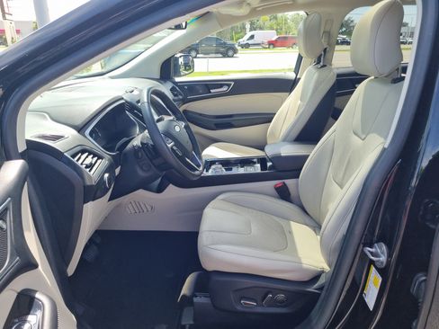 Used 2019 Ford Edge Titanium w/ Equipment Group 301A AWD/4WD image 20