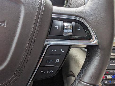Used 2018 Lincoln Continental Reserve AWD/4WD image 33