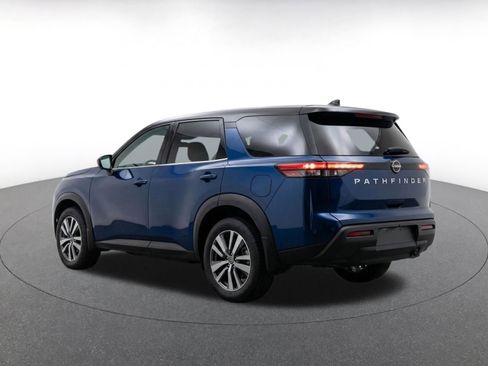 Used 2025 Nissan Pathfinder SV AWD/4WD image 7