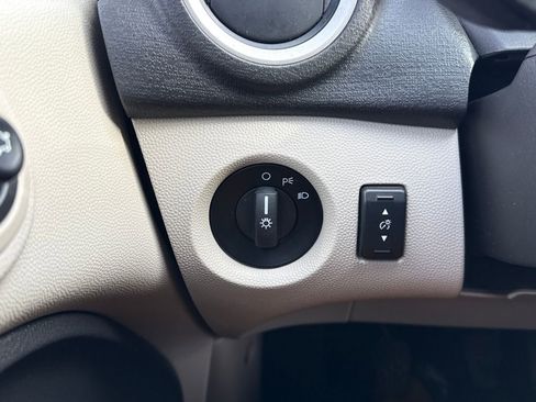 Used 2013 Ford Fiesta S image 20