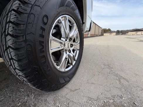 Used 2010 Ford F150 Lariat image 5