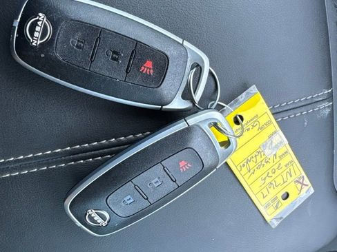Used 2025 Nissan Pathfinder S FWD image 30