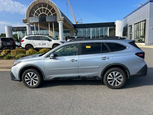 Used 2021 Subaru Outback Premium AWD/4WD image 6
