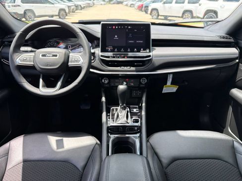 New 2026 Jeep Compass Latitude AWD/4WD image 18