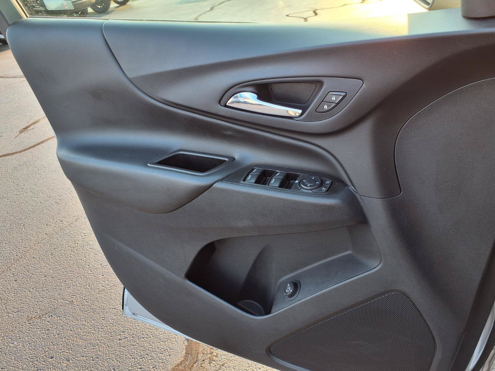 Used 2021 Chevrolet Equinox LT FWD image 20