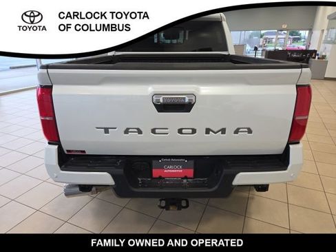 Used 2025 Toyota Tacoma Limited AWD/4WD image 8