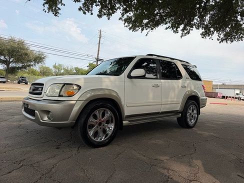 Used 2004 Toyota Sequoia SR5 RWD image 3