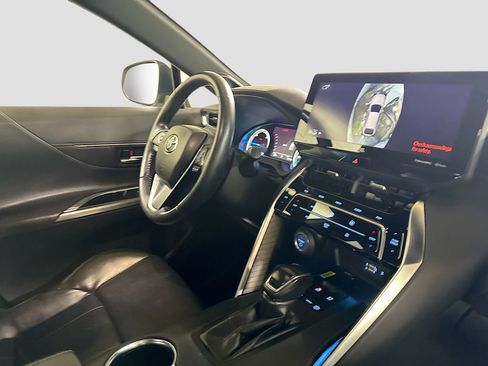 Used 2021 Toyota Venza Limited w/ Advanced Technology Package image 31