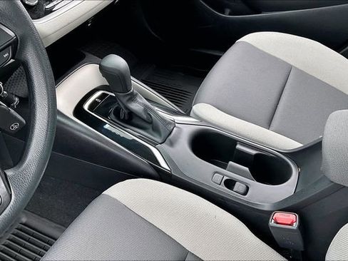 Used 2025 Toyota Corolla LE image 15