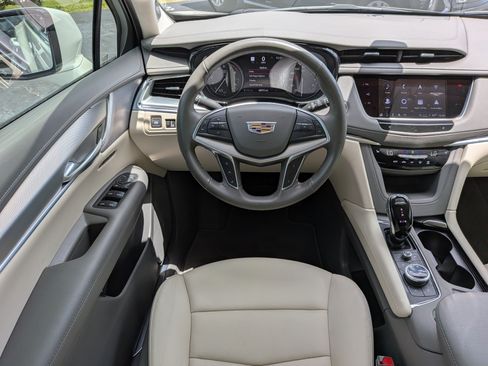 Certified 2024 Cadillac XT5 Premium Luxury w/ Technology Package FWD image 14