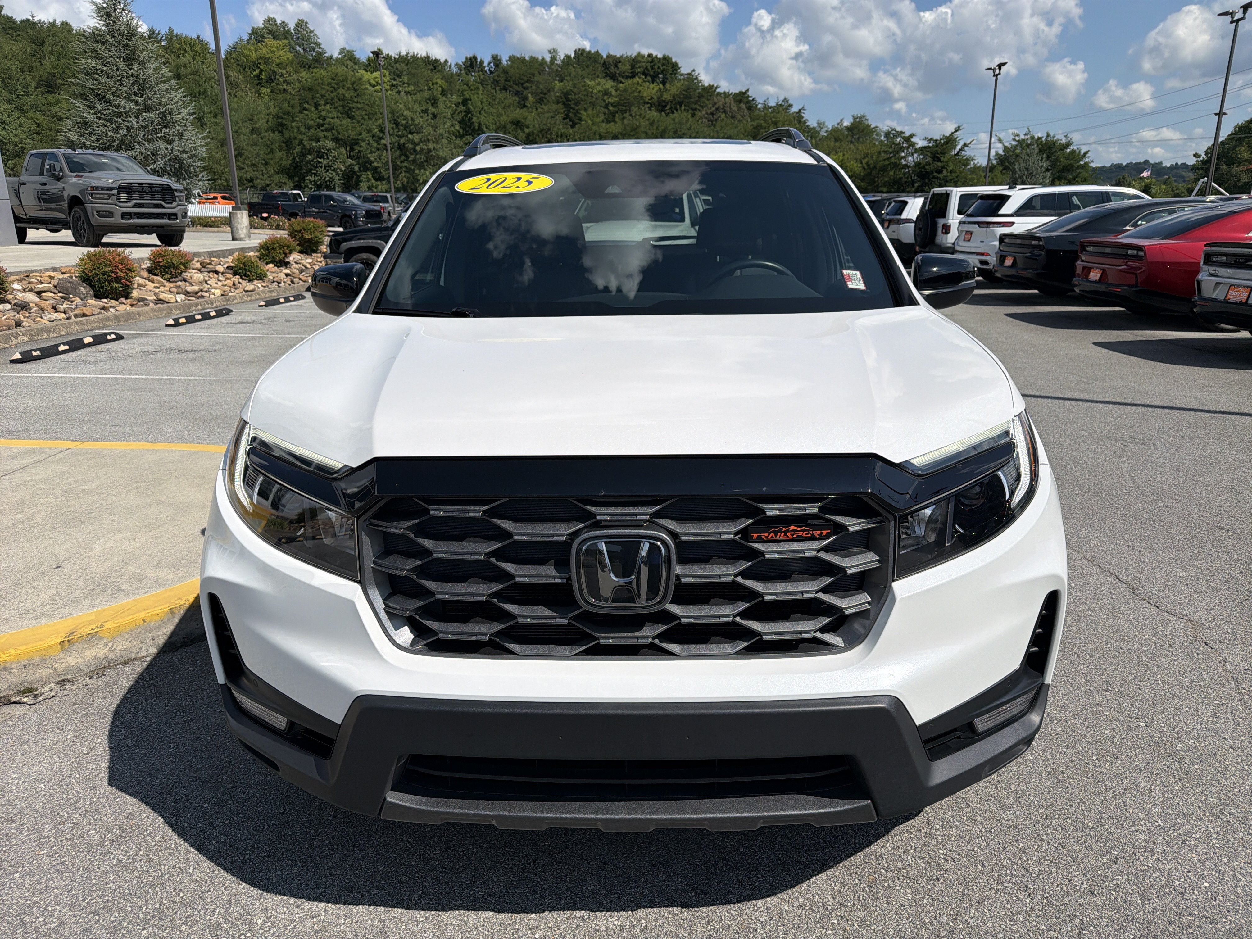 Used 2025 Honda Passport TrailSport image 4