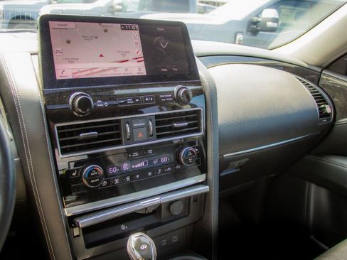 Used 2022 INFINITI QX80 Luxe w/ All-Season Package RWD image 19