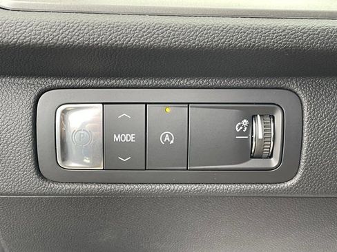 New 2025 Chevrolet Traverse LT w/ Enhanced Driving Package image 24