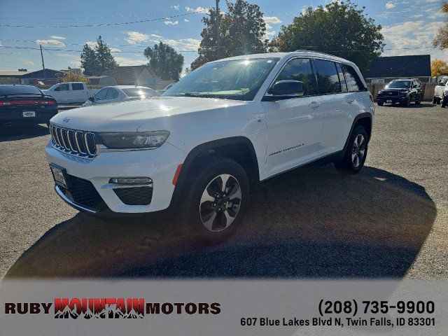 Used 2023 Jeep Grand Cherokee 4WD 4xe image 3