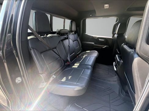 Used 2022 Chevrolet Silverado 1500 High Country w/ Technology Package AWD/4WD image 26