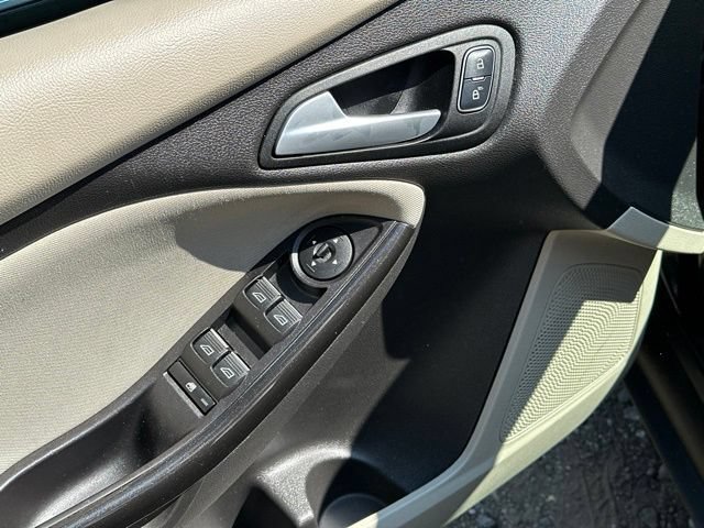 Used 2017 Ford Focus Electric Hatchback FWD image 10
