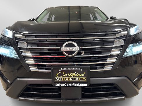 Used 2025 Nissan Rogue SV image 10