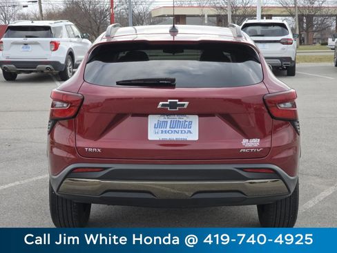 Used 2024 Chevrolet Trax ACTIV w/ Driver Confidence Package FWD image 16