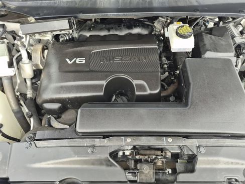 Used 2020 Nissan Pathfinder SV image 17