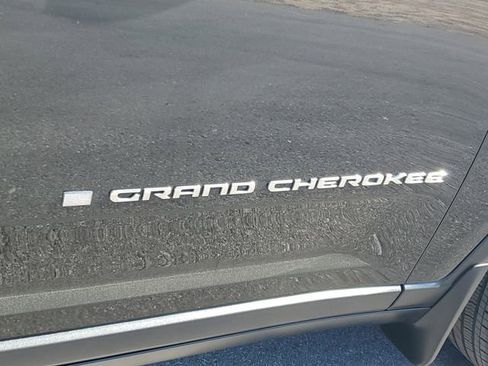 Used 2023 Jeep Grand Cherokee L Limited w/ Luxury Tech Group II image 29