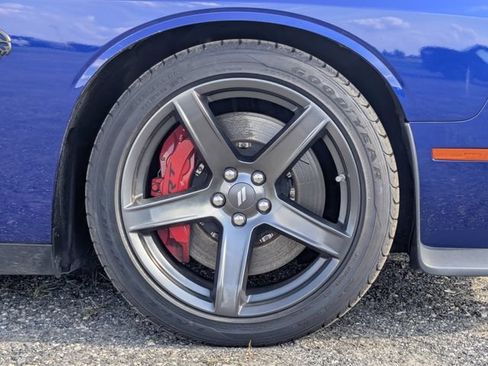 Used 2022 Dodge Challenger SRT Hellcat w/ Plus Package RWD image 13