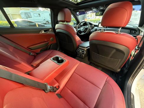 Used 2019 Kia Stinger GT1 RWD image 15