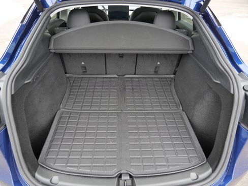 Used 2024 Tesla Model Y Long Range image 18