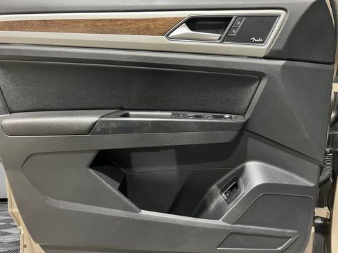 Used 2018 Volkswagen Atlas SEL Premium image 24