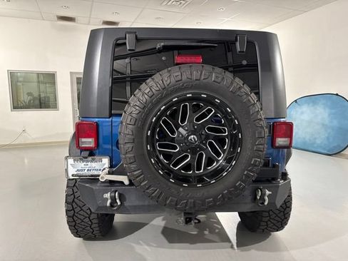 Used 2010 Jeep Wrangler Unlimited Rubicon AWD/4WD image 7