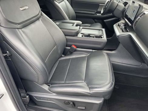 Used 2025 Ford Expedition Platinum AWD/4WD image 24