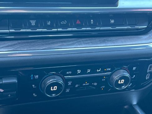 Used 2025 Chevrolet Silverado 2500 LTZ w/ LTZ Convenience Package AWD/4WD image 16