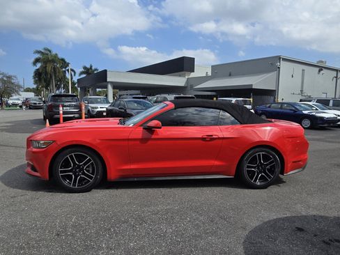 Used 2017 Ford Mustang Premium image 4