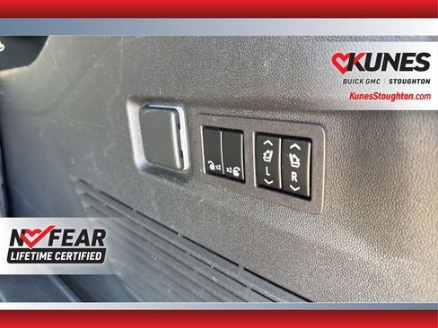 Used 2024 Chevrolet Suburban High Country image 50