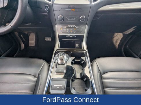 Certified 2020 Ford Edge SEL w/ Cold Weather Package image 19