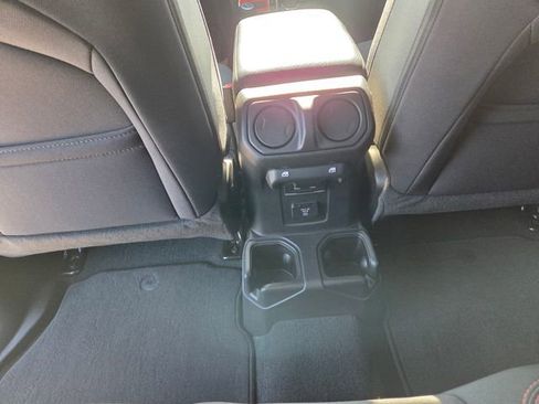 Used 2023 Jeep Wrangler Unlimited Rubicon image 22