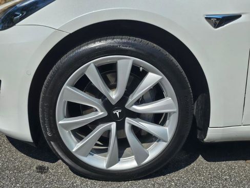 Used 2019 Tesla Model 3 Long Range RWD image 17