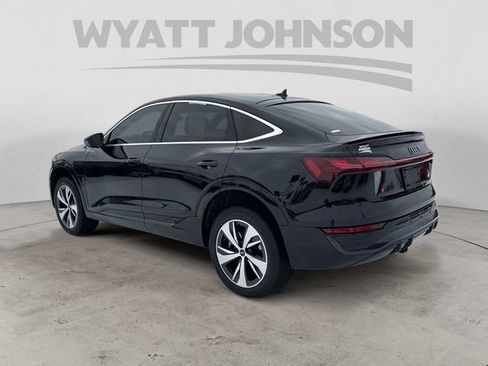 Used 2024 Audi Q8 e-tron Premium Plus w/ Premium Plus Package image 3