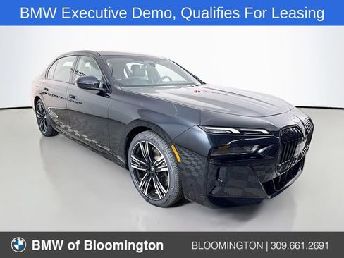Used 2026 BMW 760i xDrive AWD/4WD image 1