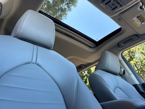 Used 2022 Toyota Highlander XLE AWD/4WD image 21