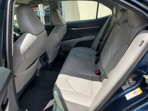 Used 2018 Toyota Camry SE w/ Convenience Package FWD image 30