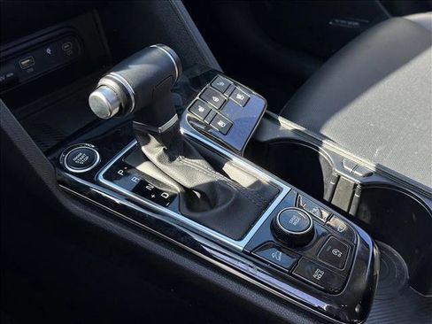 Used 2023 Kia Sportage SX image 15